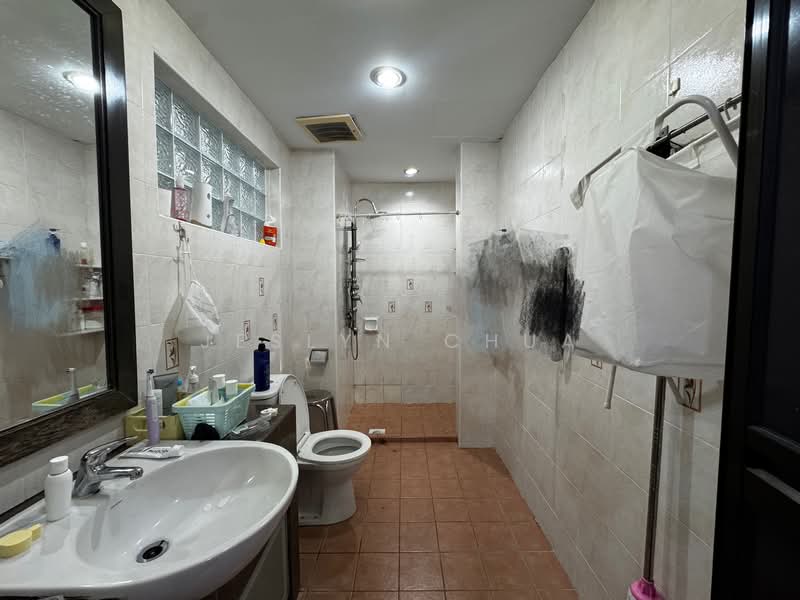 Rumah Berkembar untuk Dijual di Shah Alam (Selangor) - Jeslyn Chua - Bathroom - PropertyGuru.com.my