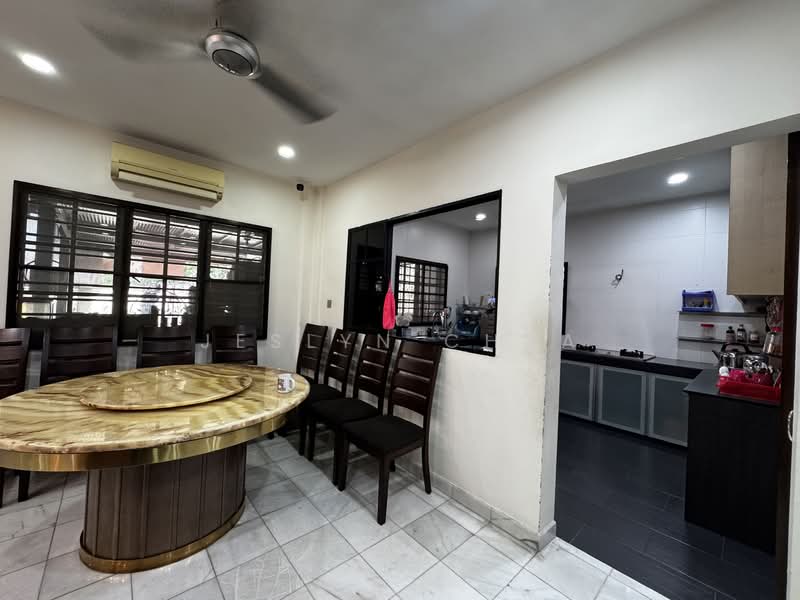 Rumah Berkembar untuk Dijual di Shah Alam (Selangor) - Jeslyn Chua - Dining Room - PropertyGuru.com.my