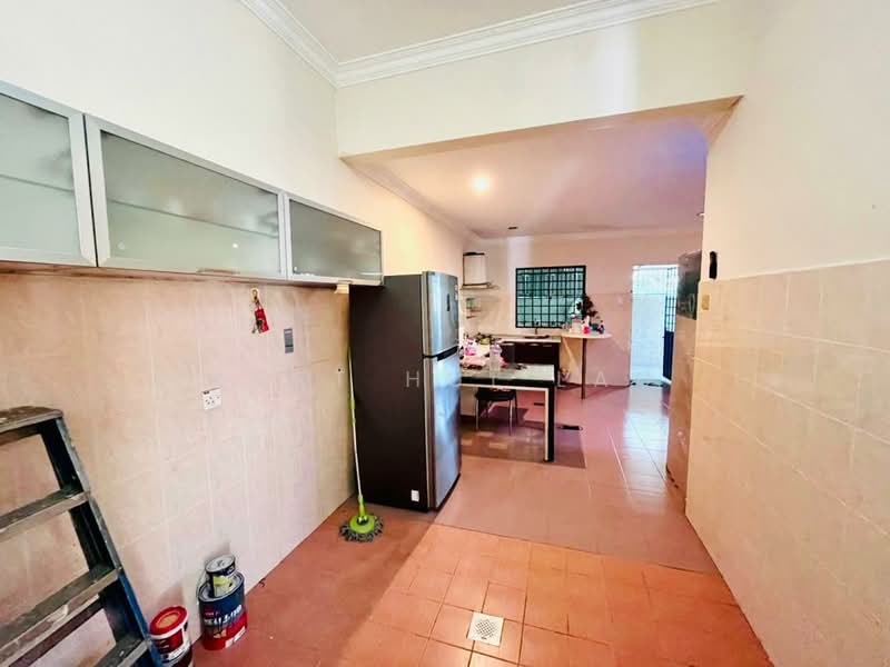 Rumah Teres untuk Dijual di Bandar Putra Permai (Seri Kembangan) - KENT HUI LAU - Kitchen - PropertyGuru.com.my