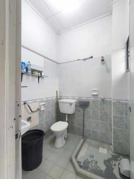 2-storey Terraced House for Sale in Taman Putra Prima (Puchong) - Sunny Chua - Bathroom - PropertyGuru.com.my