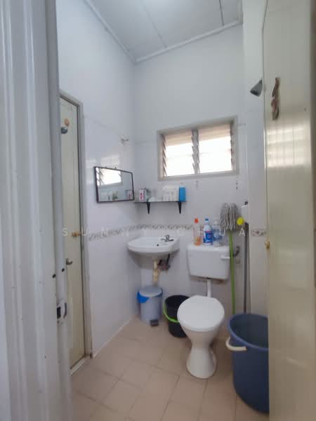 2-storey Terraced House for Sale in Taman Putra Prima (Puchong) - Sunny Chua - Bathroom - PropertyGuru.com.my