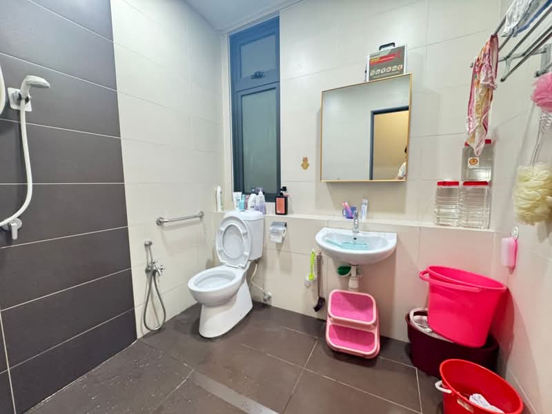Service Residence for Sale at 8Scape Residence @ Sutera - Jordan Kau - Bathroom - PropertyGuru.com.my