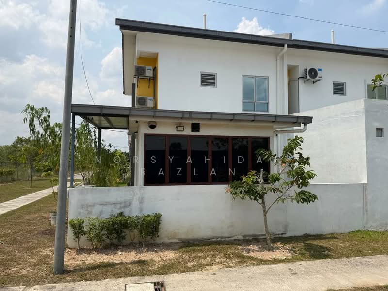 Rumah Teres 2 Tingkat untuk Dijual di Dengkil (Selangor) - Norsyahidah Razlan - Exterior - PropertyGuru.com.my