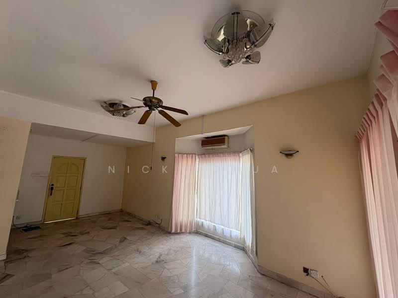 Rumah Berkembar untuk Dijual di Seremban 2 (Negeri Sembilan) - Nicky Chua - Living Room - PropertyGuru.com.my