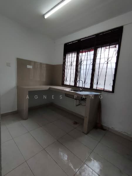 Rumah Teres untuk Disewa di Taman Johor Jaya (Johor Bahru) - Agnes Pang - Kitchen - PropertyGuru.com.my