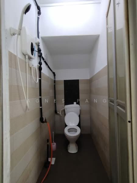 Rumah Teres untuk Disewa di Taman Johor Jaya (Johor Bahru) - Agnes Pang - Bathroom - PropertyGuru.com.my