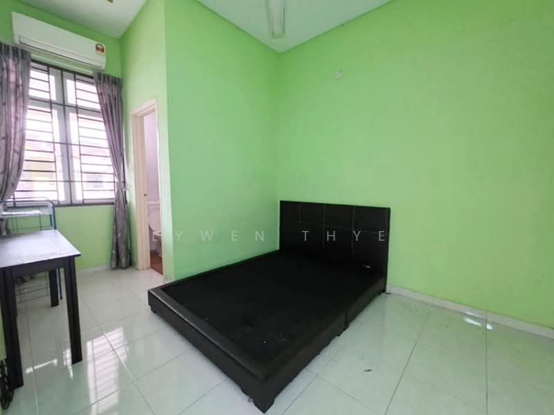 Rumah Teres 1 Tingkat untuk Dijual di Taman JP Perdana (Johor Bahru) - Lywen Thye - Bedroom - PropertyGuru.com.my