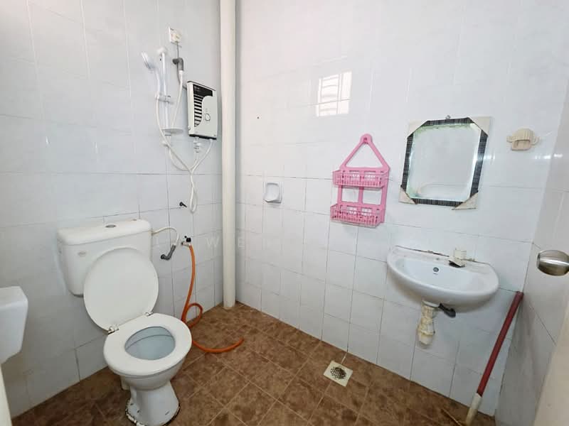 Rumah Teres 1 Tingkat untuk Dijual di Taman JP Perdana (Johor Bahru) - Lywen Thye - Bathroom - PropertyGuru.com.my
