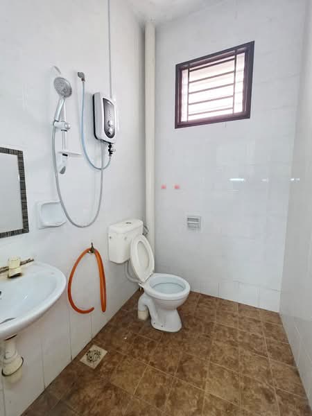 Rumah Teres 1 Tingkat untuk Dijual di Taman JP Perdana (Johor Bahru) - Lywen Thye - Bathroom - PropertyGuru.com.my