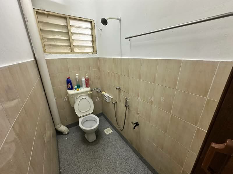 Terraced House for Rent in Shah Alam (Selangor) - Zaimah Zamri - Bathroom - PropertyGuru.com.my
