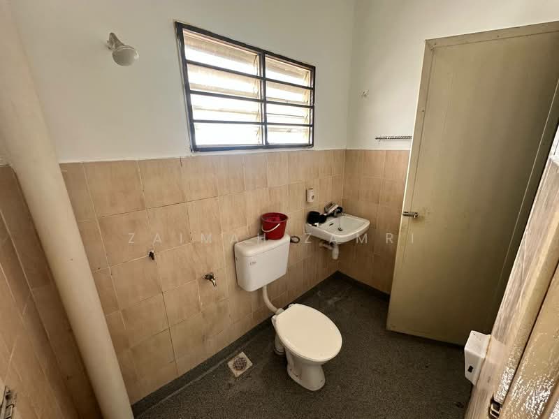 Terraced House for Rent in Shah Alam (Selangor) - Zaimah Zamri - Bathroom - PropertyGuru.com.my