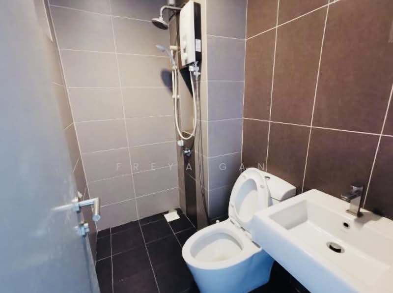 Service Residence for Sale at Skysuites @ Meldrum Hills - Freya Gan - Bathroom - PropertyGuru.com.my
