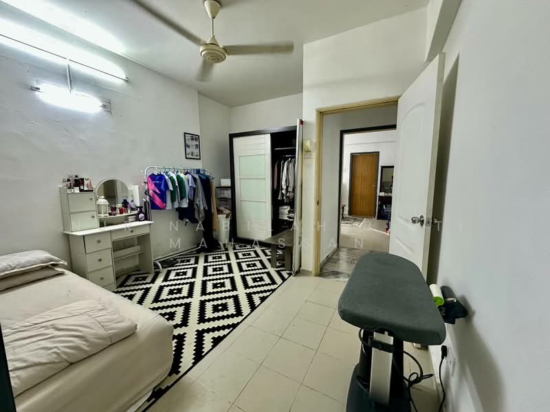 Condominium for Sale at Villaria - Nur Nabilah Binti Mahassan - Bedroom - PropertyGuru.com.my