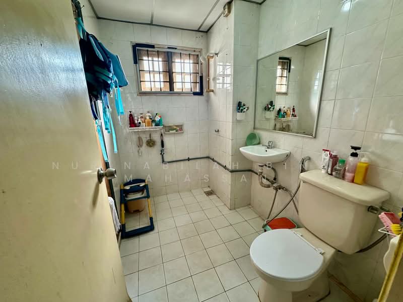 Condominium for Sale at Villaria - Nur Nabilah Binti Mahassan - Bathroom - PropertyGuru.com.my