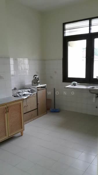 Pangsapuri untuk Dijual di Lavinia Apartments - Kay Wong - Kitchen - PropertyGuru.com.my