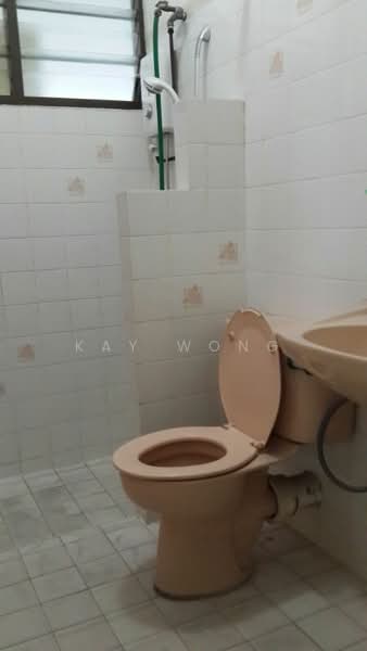 Pangsapuri untuk Dijual di Lavinia Apartments - Kay Wong - Bathroom - PropertyGuru.com.my