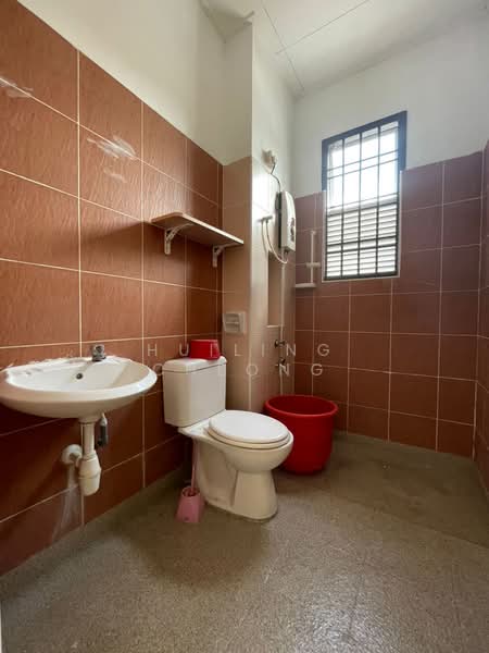Cluster House for Sale in Pulai (Johor) - Huiling Cheong - Bathroom - PropertyGuru.com.my