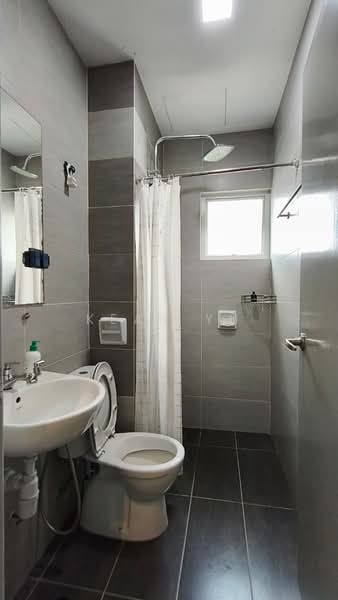 Condominium for Rent at Zeta Deskye (Alam Saujana) - Kean Yu - Bathroom - PropertyGuru.com.my