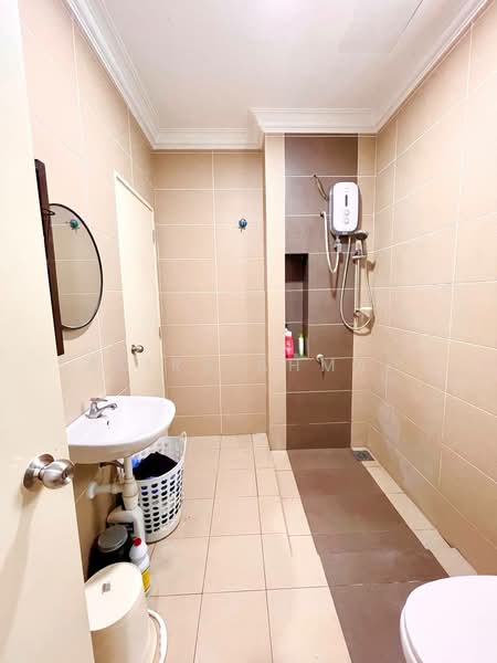 Rumah Teres 3 Tingkat untuk Dijual di Bandar Rinching (Semenyih) - Azira Ahmad - Bathroom - PropertyGuru.com.my