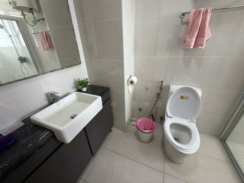 Condominium for Rent at Royal Strand @ Country Garden Danga Bay - Marco Choo - Bathroom - PropertyGuru.com.my