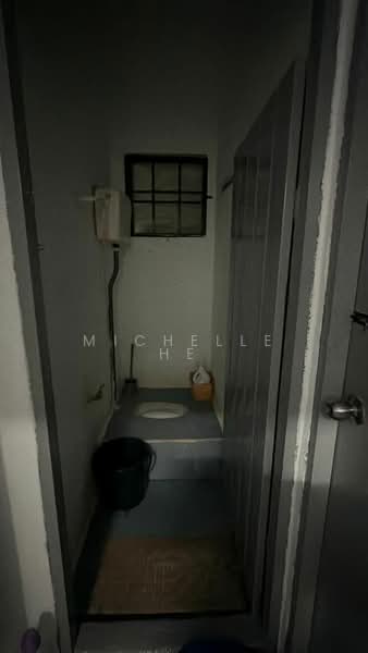 Rumah Flat untuk Dijual di Taman Flora Heights - Michelle He - Bathroom - PropertyGuru.com.my