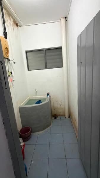 Rumah Flat untuk Dijual di Taman Flora Heights - Michelle He - Bathroom - PropertyGuru.com.my