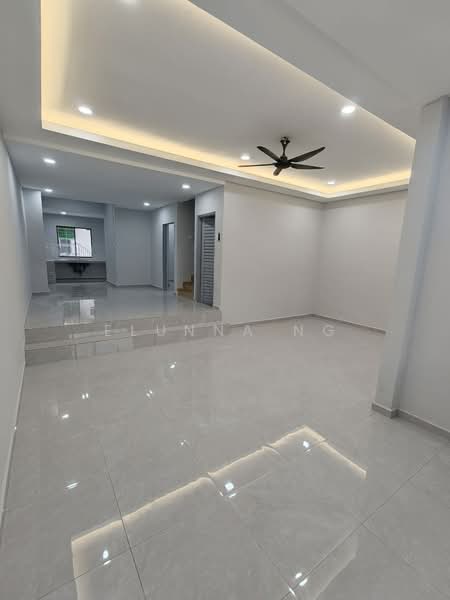 Rumah Teres 2 Tingkat untuk Dijual di Taman Ungku Tun Aminah (Skudai) - Elunna Ng - Living Room - PropertyGuru.com.my