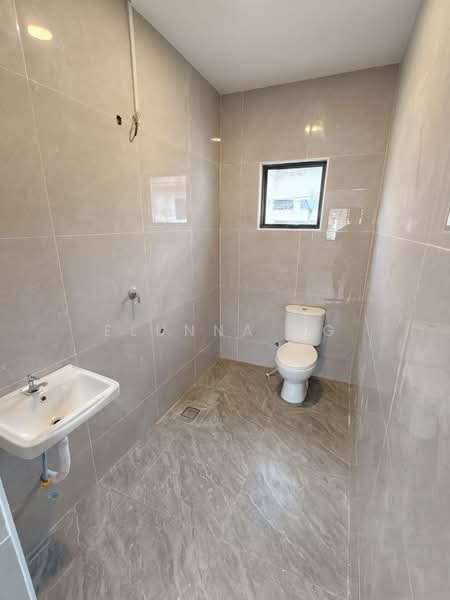 Rumah Teres 2 Tingkat untuk Dijual di Taman Ungku Tun Aminah (Skudai) - Elunna Ng - Bathroom - PropertyGuru.com.my