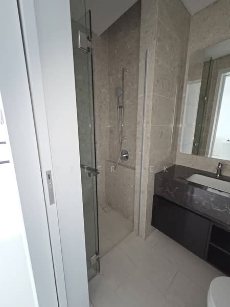 Kediaman Servis untuk Dijual di Regent Suites @ Pavilion Damansara Heights - Peter Sek - Bathroom - PropertyGuru.com.my