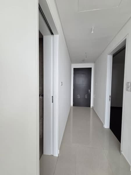 Kediaman Servis untuk Dijual di Regent Suites @ Pavilion Damansara Heights - Peter Sek - Corridor - PropertyGuru.com.my