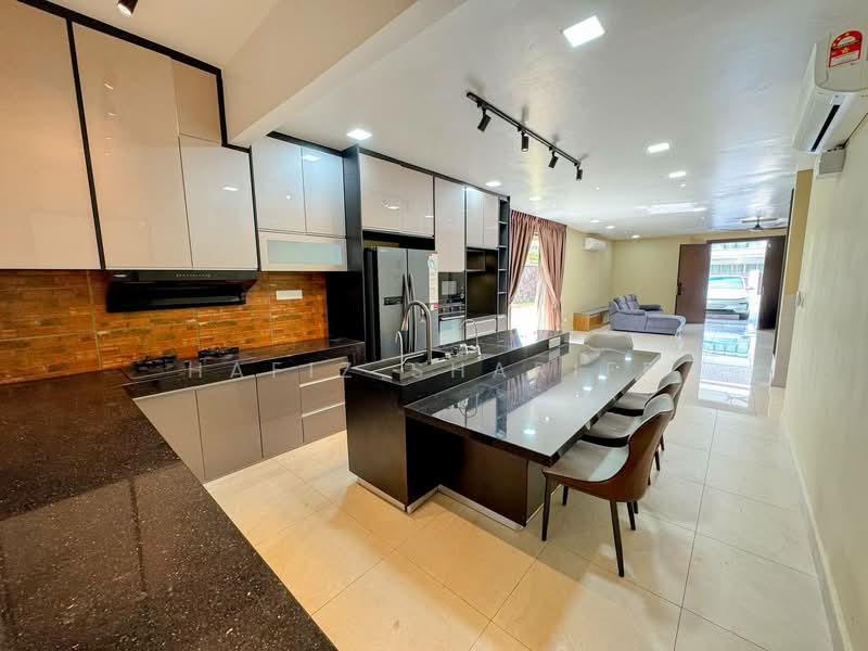 Rumah Teres 2.5 Tingkat untuk Dijual di Seksyen 16 (Shah Alam) - Hafiz Shariff - Kitchen - PropertyGuru.com.my