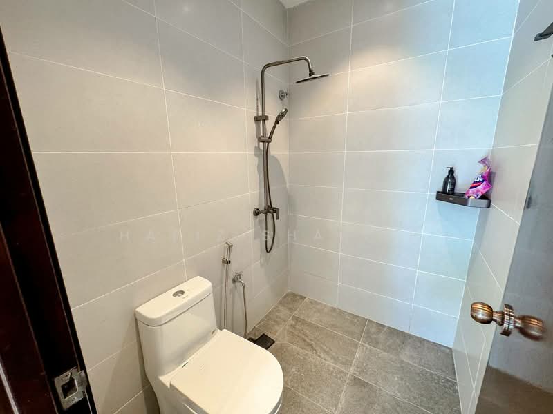 Rumah Teres 2.5 Tingkat untuk Dijual di Seksyen 16 (Shah Alam) - Hafiz Shariff - Bathroom - PropertyGuru.com.my