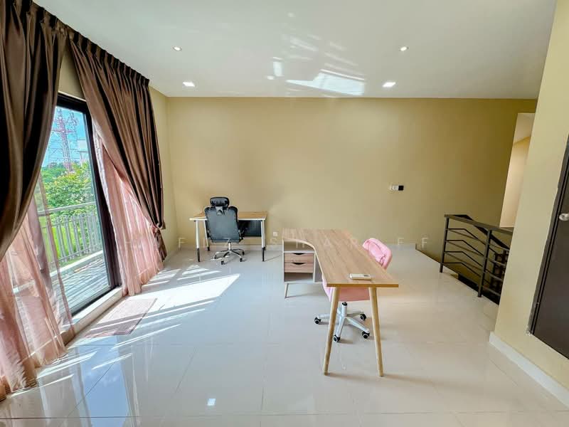 Rumah Teres 2.5 Tingkat untuk Dijual di Seksyen 16 (Shah Alam) - Hafiz Shariff - Study - PropertyGuru.com.my
