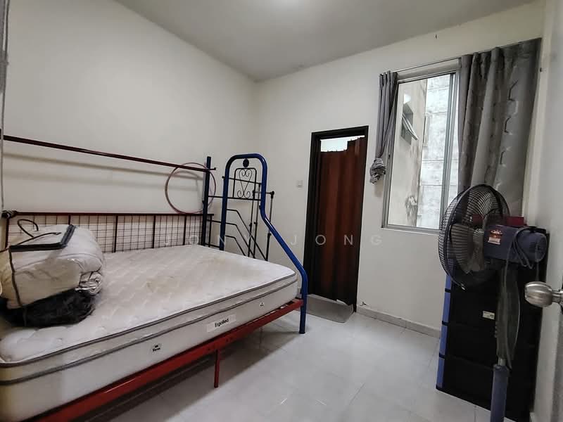 Pangsapuri untuk Disewa di Larkin Indah - Jony Jong - Bedroom - PropertyGuru.com.my
