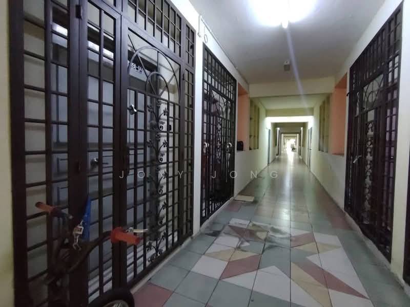 Pangsapuri untuk Disewa di Larkin Indah - Jony Jong - Corridor - PropertyGuru.com.my
