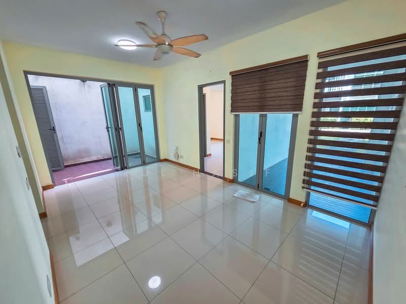 3-storey Terraced House for Sale in Cyberjaya (Selangor) - Zul Hasif - Living Room - PropertyGuru.com.my