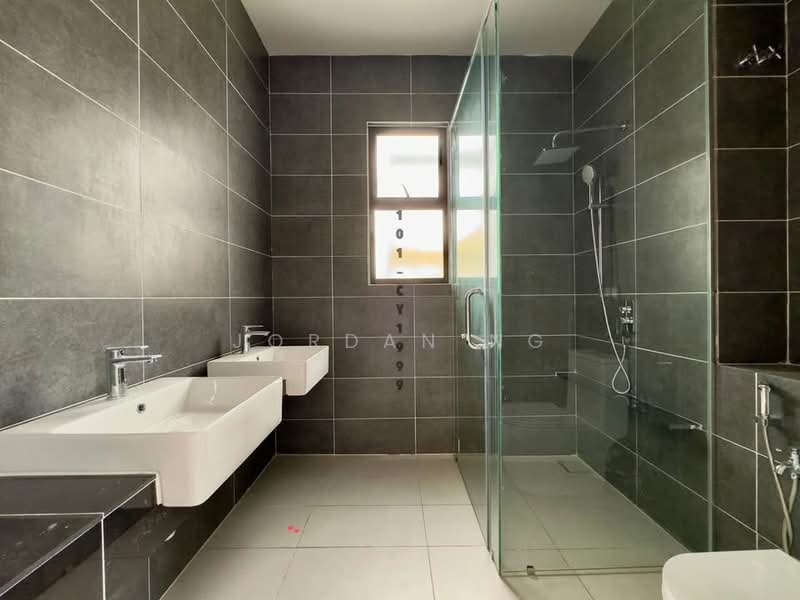 Semi-Detached House for Sale in Setia Utama (Setia Alam) - Jordan Ng - Bathroom - PropertyGuru.com.my