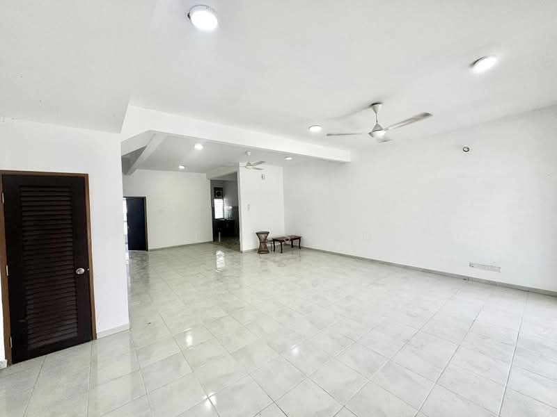 Rumah Teres 2 Tingkat untuk Dijual di Serene Heights (Semenyih) - Alif Saad - Living Room - PropertyGuru.com.my