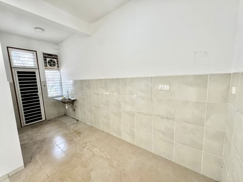 Rumah Teres 2 Tingkat untuk Dijual di Serene Heights (Semenyih) - Alif Saad - Kitchen - PropertyGuru.com.my