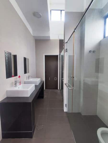 Rumah Teres 3 Tingkat untuk Dijual di Setia Utama (Setia Alam) - David Ng - Bathroom - PropertyGuru.com.my