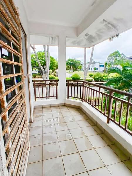 2-storey Terraced House for Sale in Perdana Lakeview East (Cyberjaya) - Azira Ahmad - Balcony - PropertyGuru.com.my
