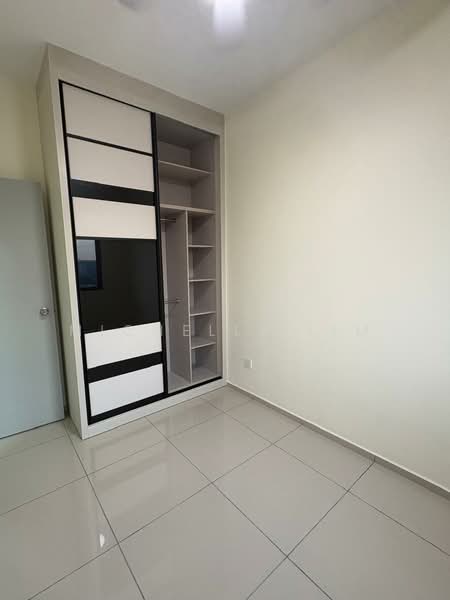 Kondominium untuk Dijual di One Equine - Michelle Lim - Bedroom with wardrobe - PropertyGuru.com.my