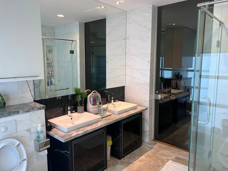 Servis Apartment untuk Dijual di The Face Suites (Platinum Suites) - Kweenie Chong - Bathroom - PropertyGuru.com.my
