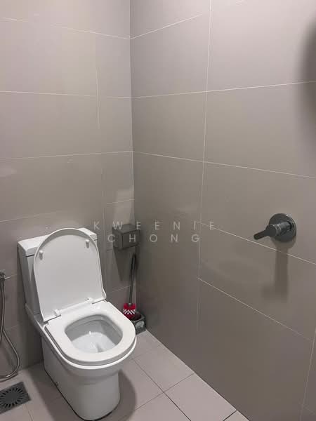 Servis Apartment untuk Dijual di The Face Suites (Platinum Suites) - Kweenie Chong - Bathroom - PropertyGuru.com.my