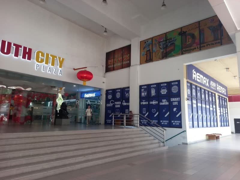 Shop for Rent in Seri Kembangan (Selangor) - Franca Teh - Exterior - PropertyGuru.com.my