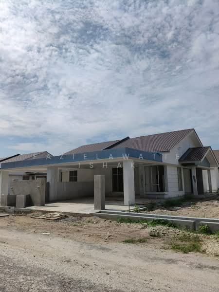 Rumah Berkembar untuk Dijual di Pekan (Pahang) - Fazielawatie Ishak - Exterior - PropertyGuru.com.my
