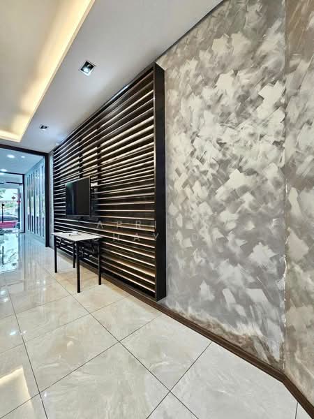 Shop / Office for Rent in Taman Molek (Johor Bahru) - APRILIA CHAYADI - Interior - PropertyGuru.com.my