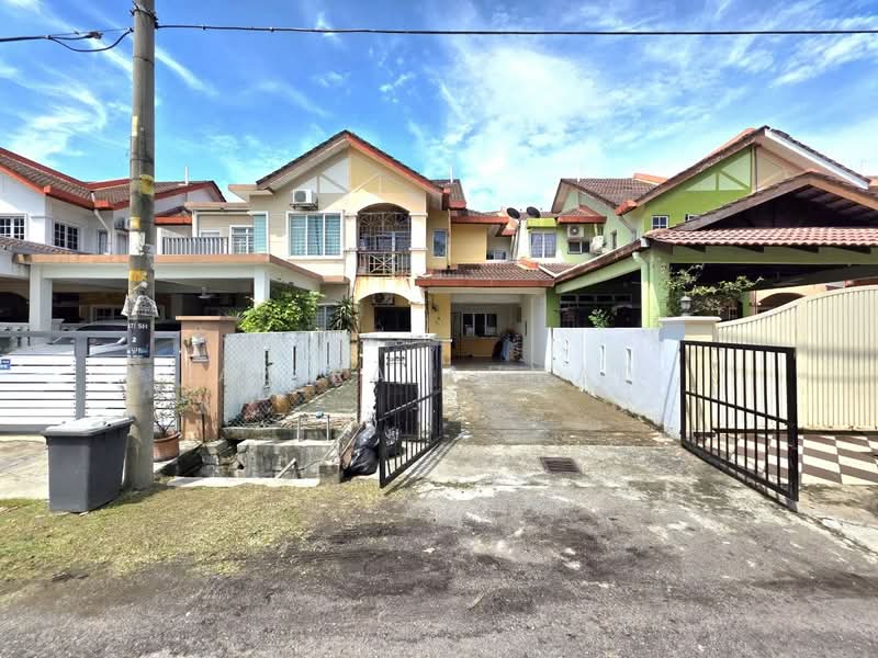 Rumah Teres 2 Tingkat untuk Dijual di Bandar Baru Bangi (Selangor) - Azira Ahmad - Exterior - PropertyGuru.com.my