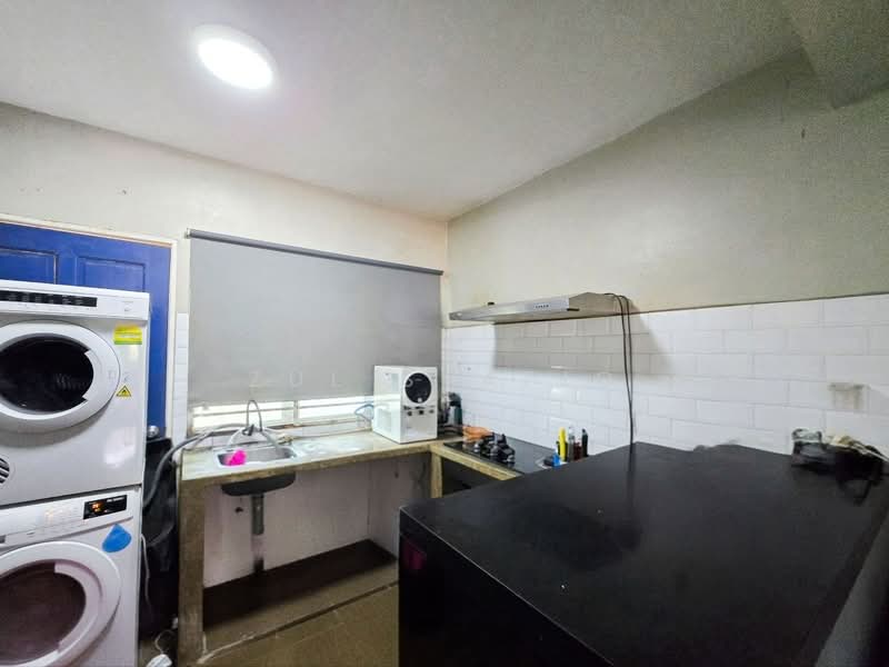 2-storey Terraced House for Sale in Seksyen 17 (Shah Alam) - Zul Syafiq - Kitchen - PropertyGuru.com.my