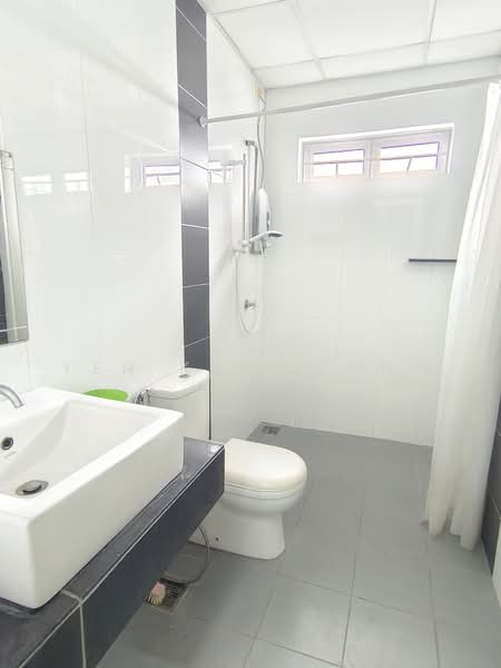 Kondominium untuk Disewa di The Wharf Residence - YEN KEE LIONG - Bathroom - PropertyGuru.com.my